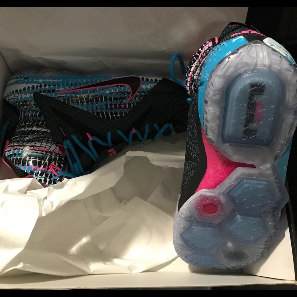 LeBron XII - Picture 3 of 5